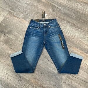 NWT Banana Republic curvy girlfriend jeans. Size 24/00